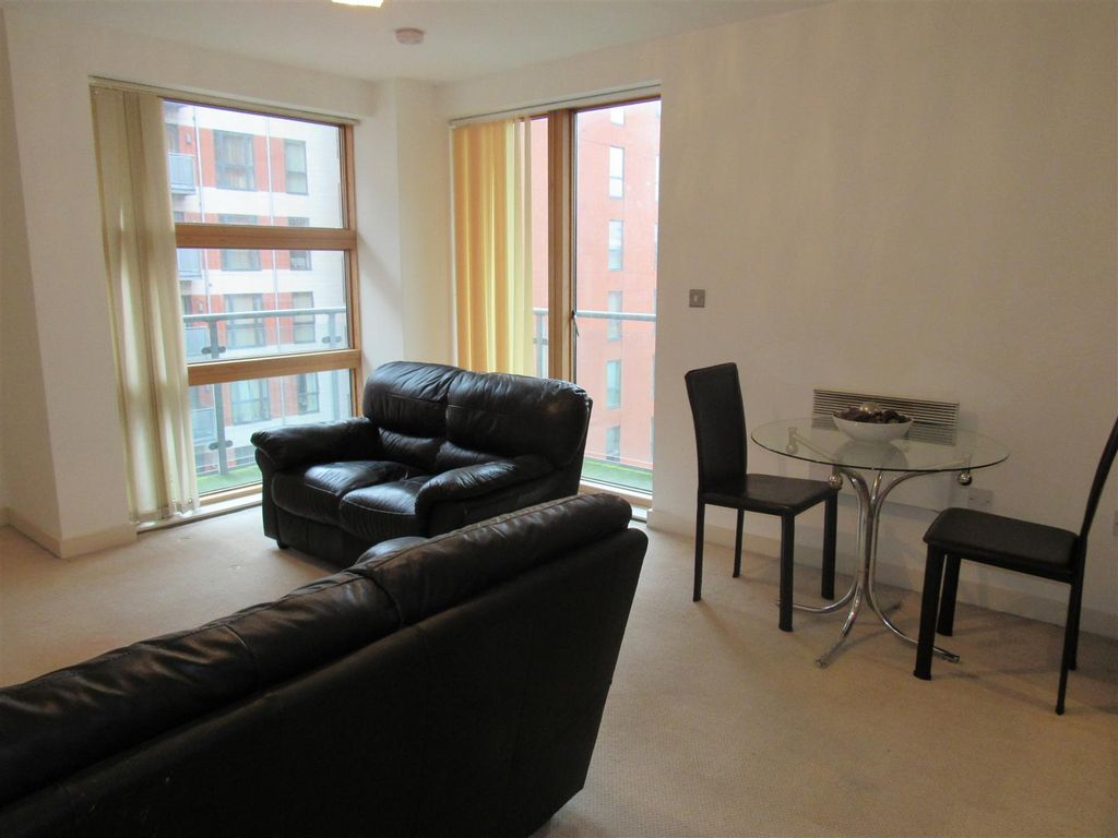 Property photo 2 of 8