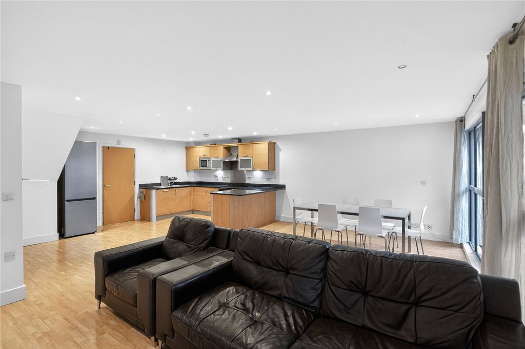 Property photo 2 of 19 Reception Room