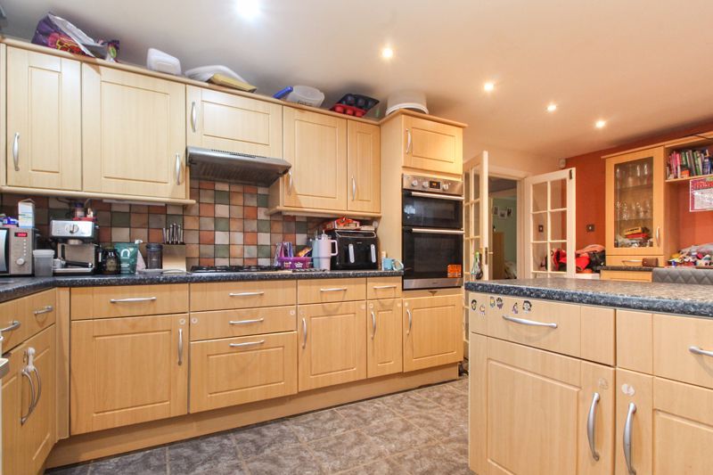 Property photo 3 of 17 Kitchen/Diner