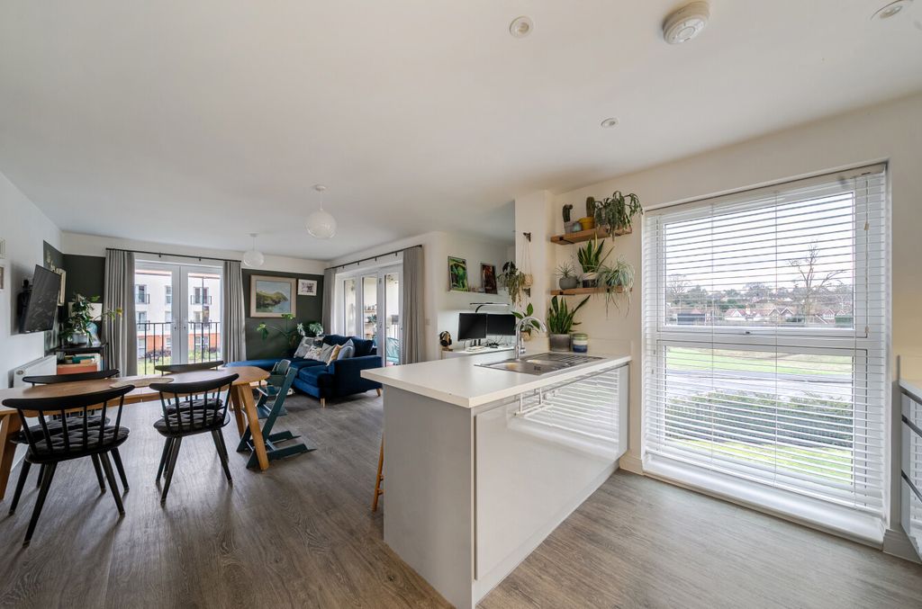 Property photo 2 of 12 1389036-20-69495B...