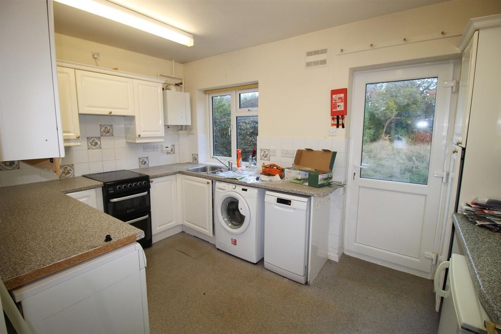 Property photo 3 of 11 0Bmk0Qa7A1Cyb7Petfujlv_Kbkk.Jpg