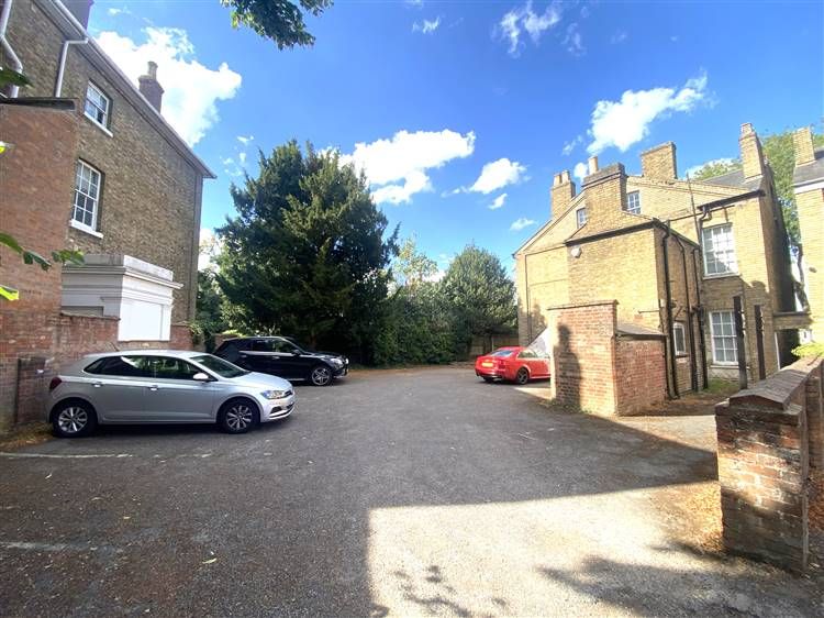 Property photo 3 of 9