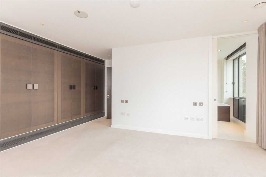 Property photo 3 of 33 Picture No. 14