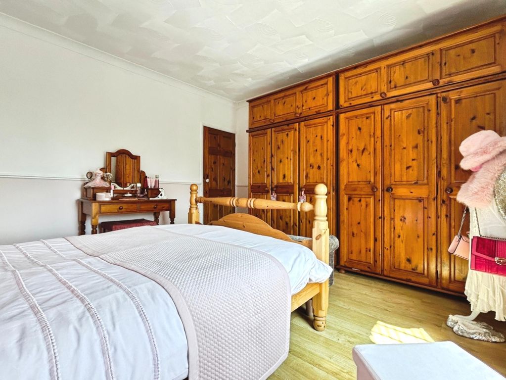 Property photo 3 of 22 Pbox-Img.Jpg