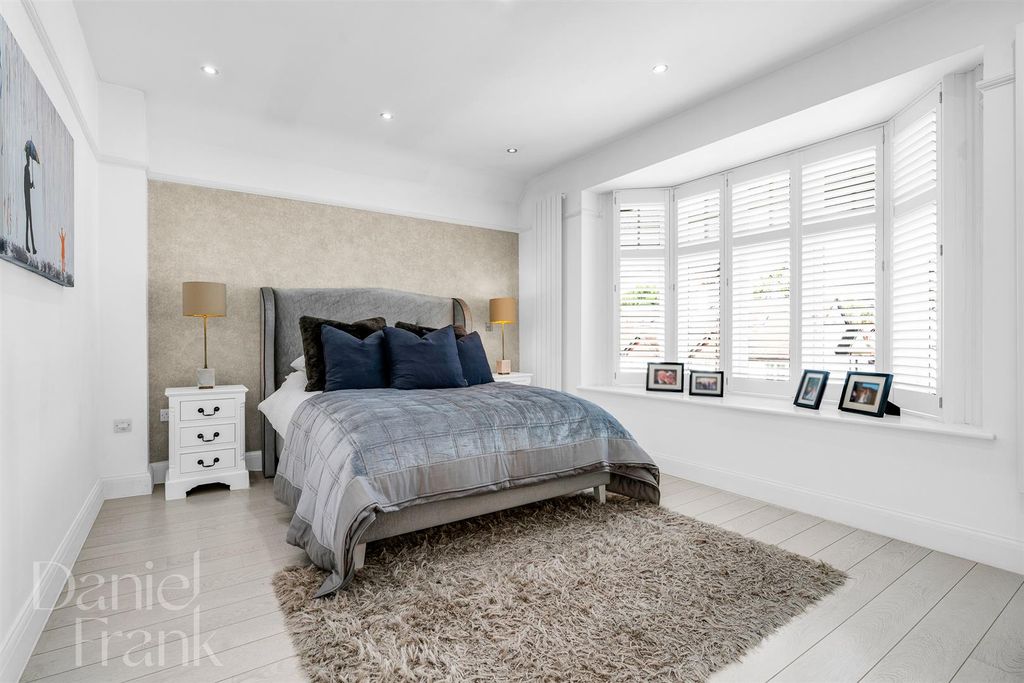 Additional image 33 of 5 bed detached house for saleThe Uplands, Loughton IG10