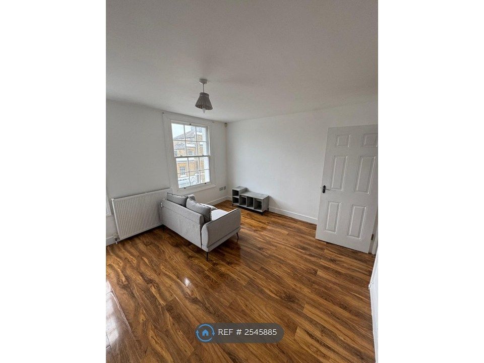 Property photo 3 of 9 Living Room