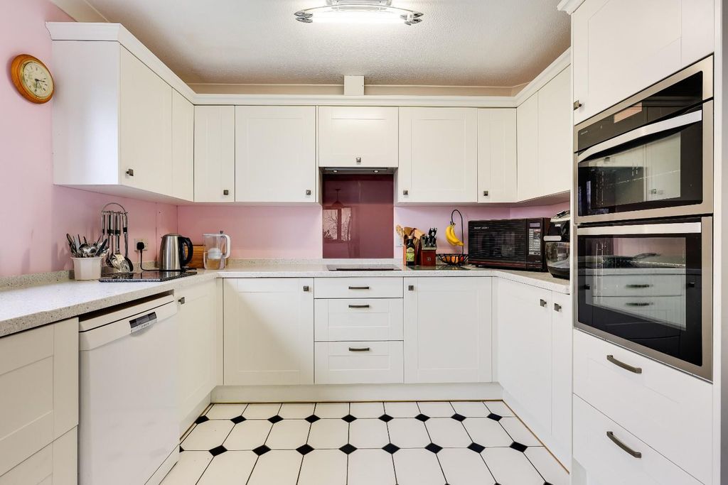 Property photo 3 of 27 Img (14).Jpg