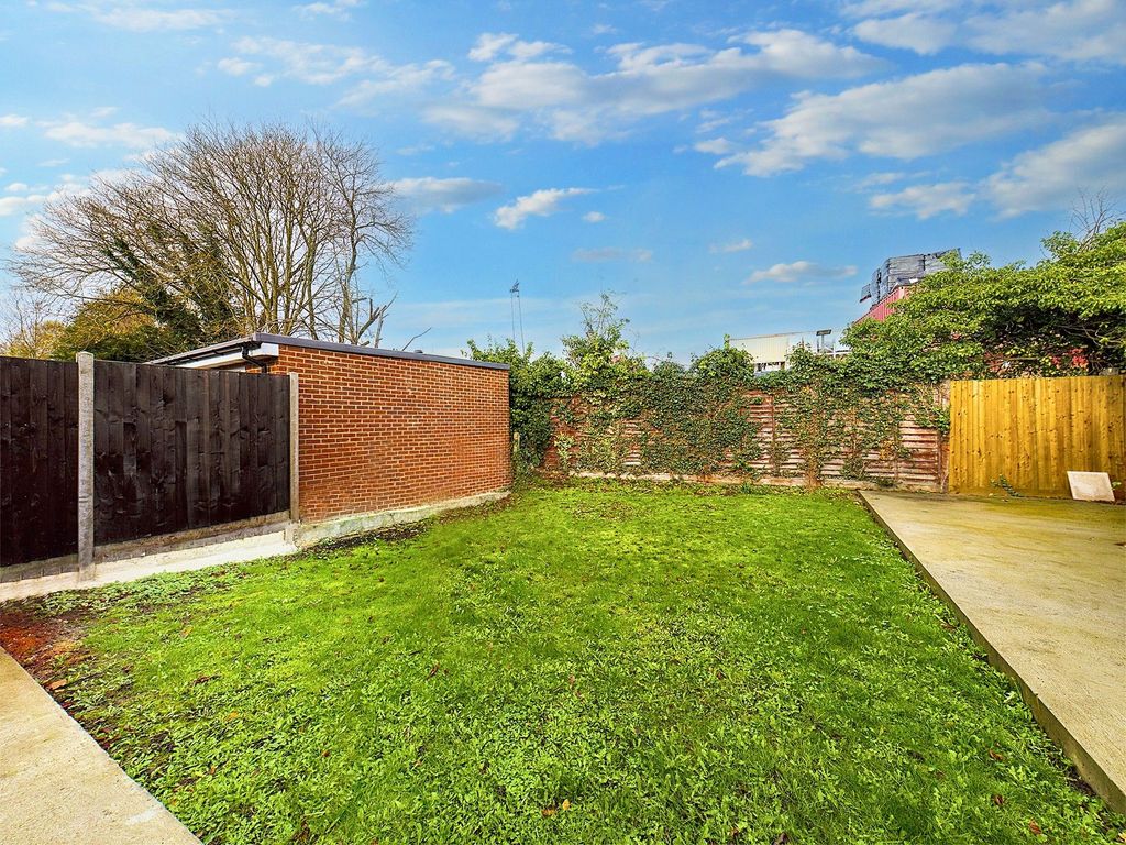 Property photo 3 of 13 Private Garden