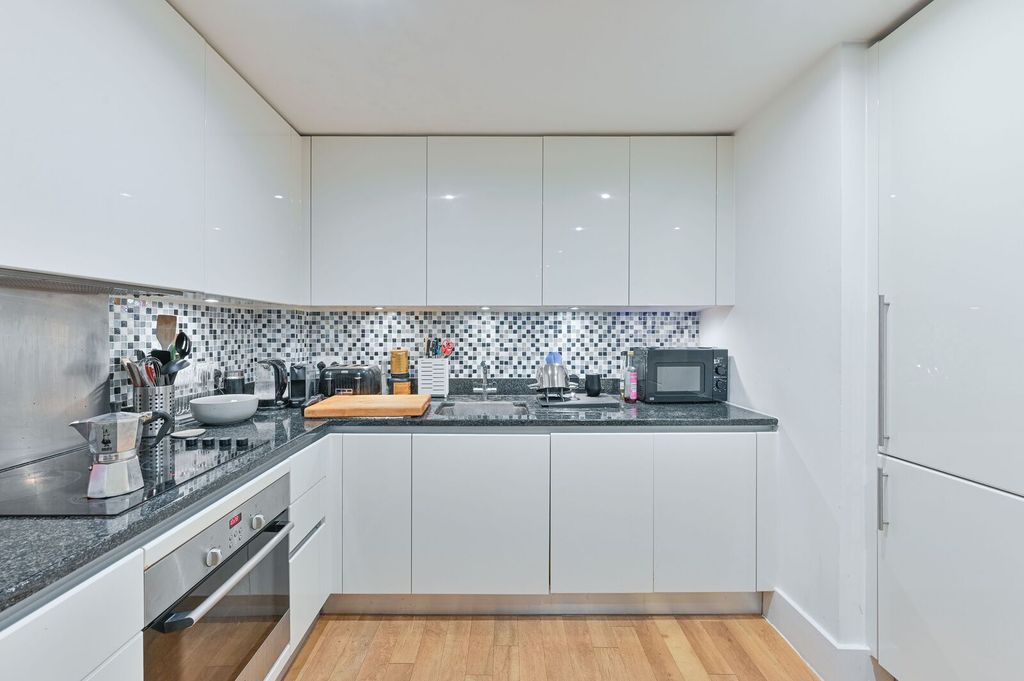 Property photo 3 of 11