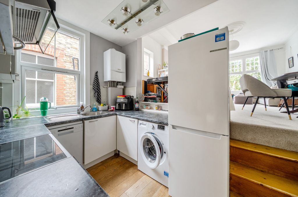 Property photo 2 of 13 1364732-3-68Ecf94...