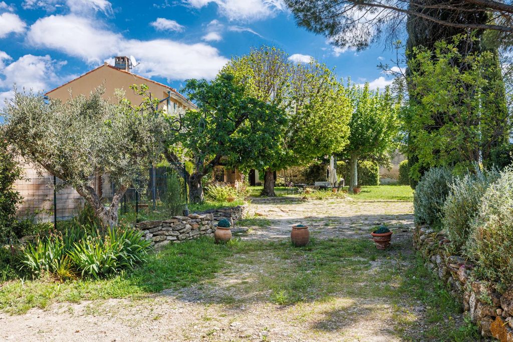 Property photo 2 of 62