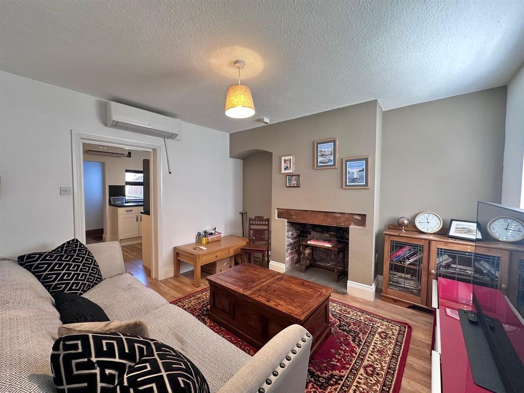 Property photo 2 of 15 16.Jpg