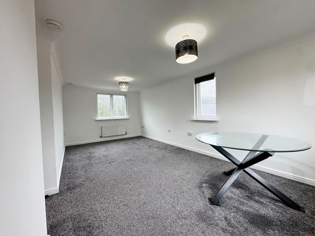 Property photo 2 of 14 Living Room