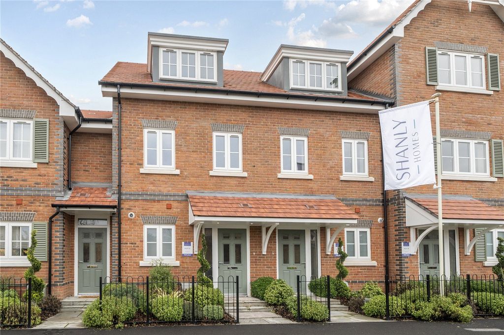 Property photo 1 of 11 External
