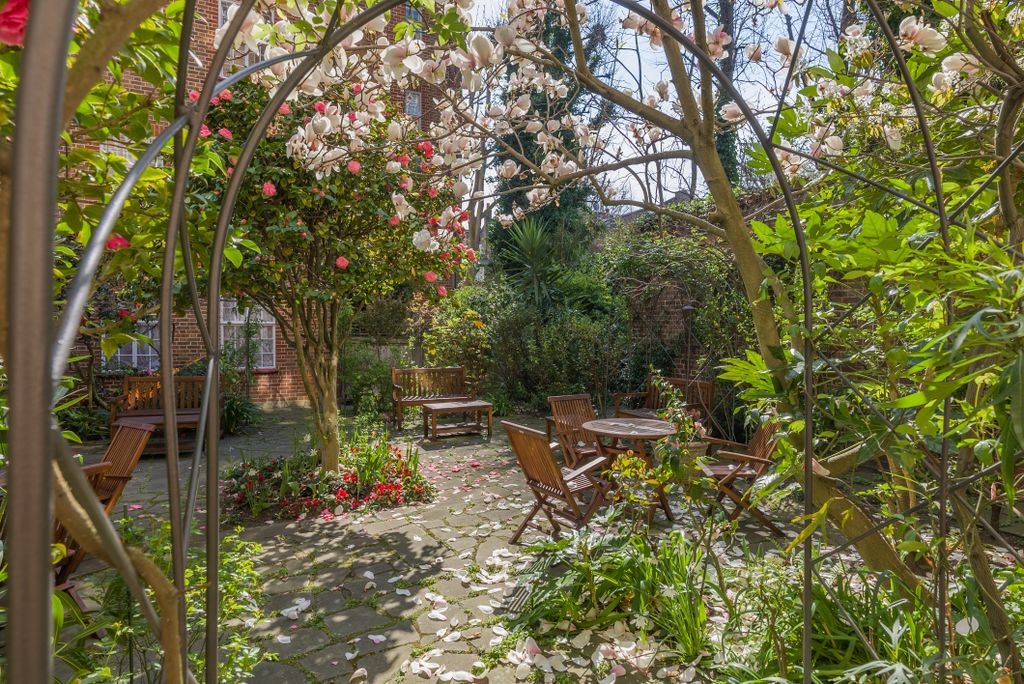Property photo 3 of 17