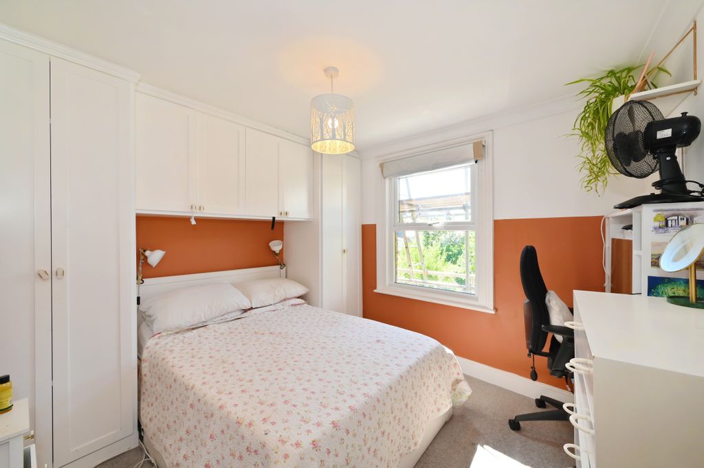 Property photo 3 of 6