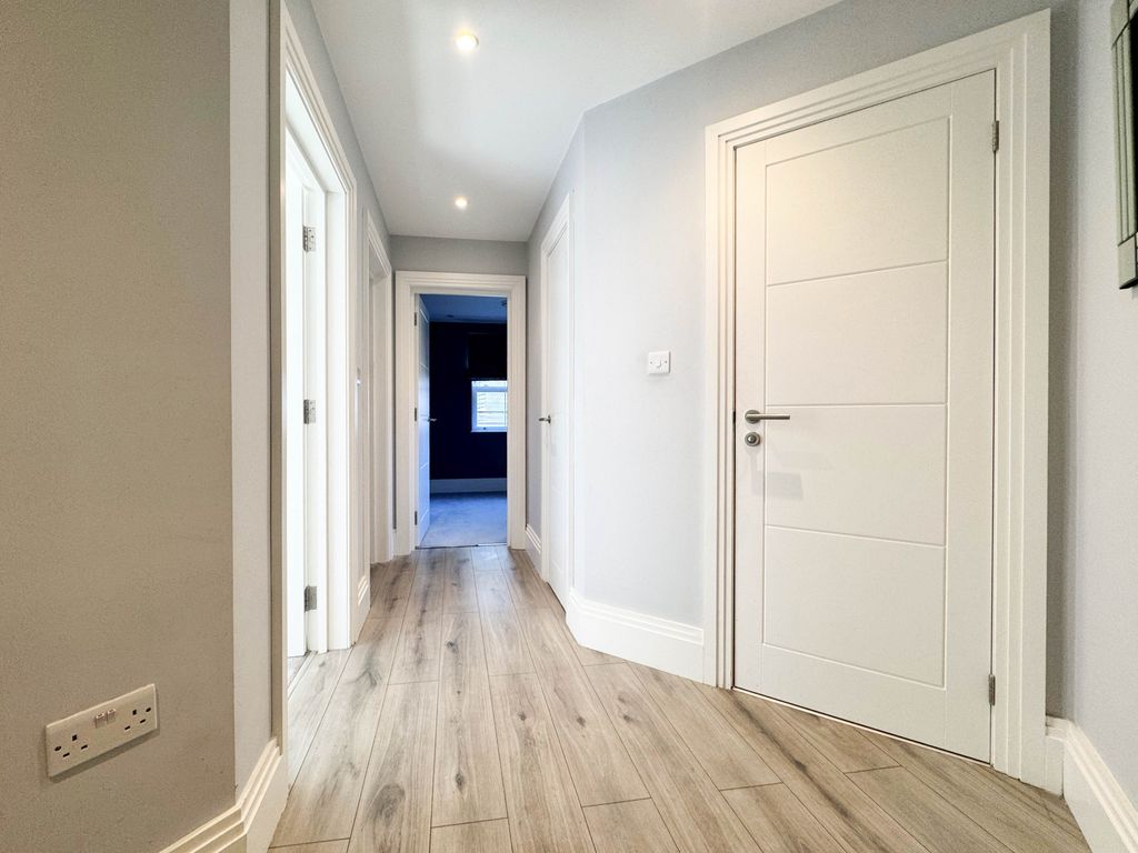Property photo 2 of 15 B