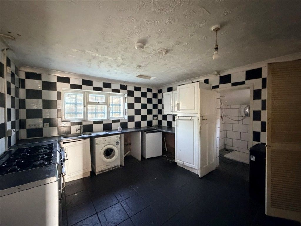 Property photo 2 of 3