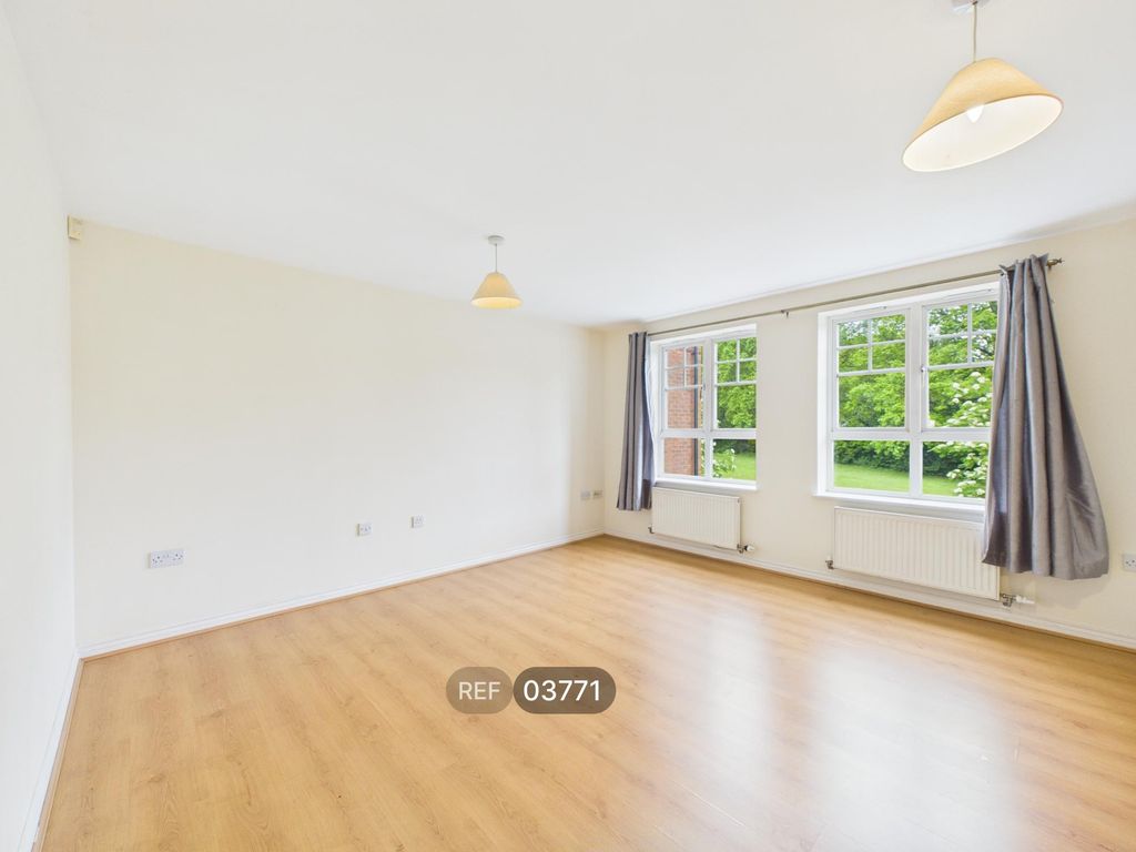 Property photo 3 of 6 Living/Dining Area