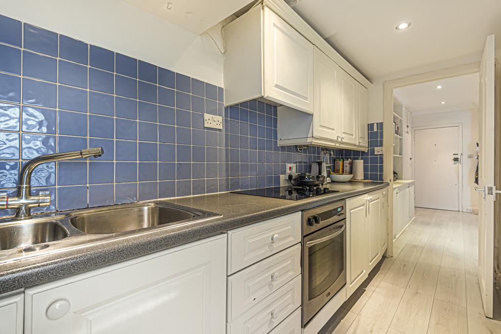 Property photo 2 of 6 Kitchen
