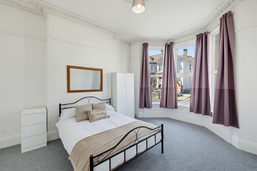 Property photo 1 of 8 0013