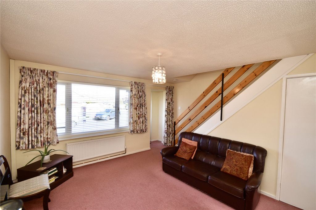 Property photo 2 of 12 Lounge