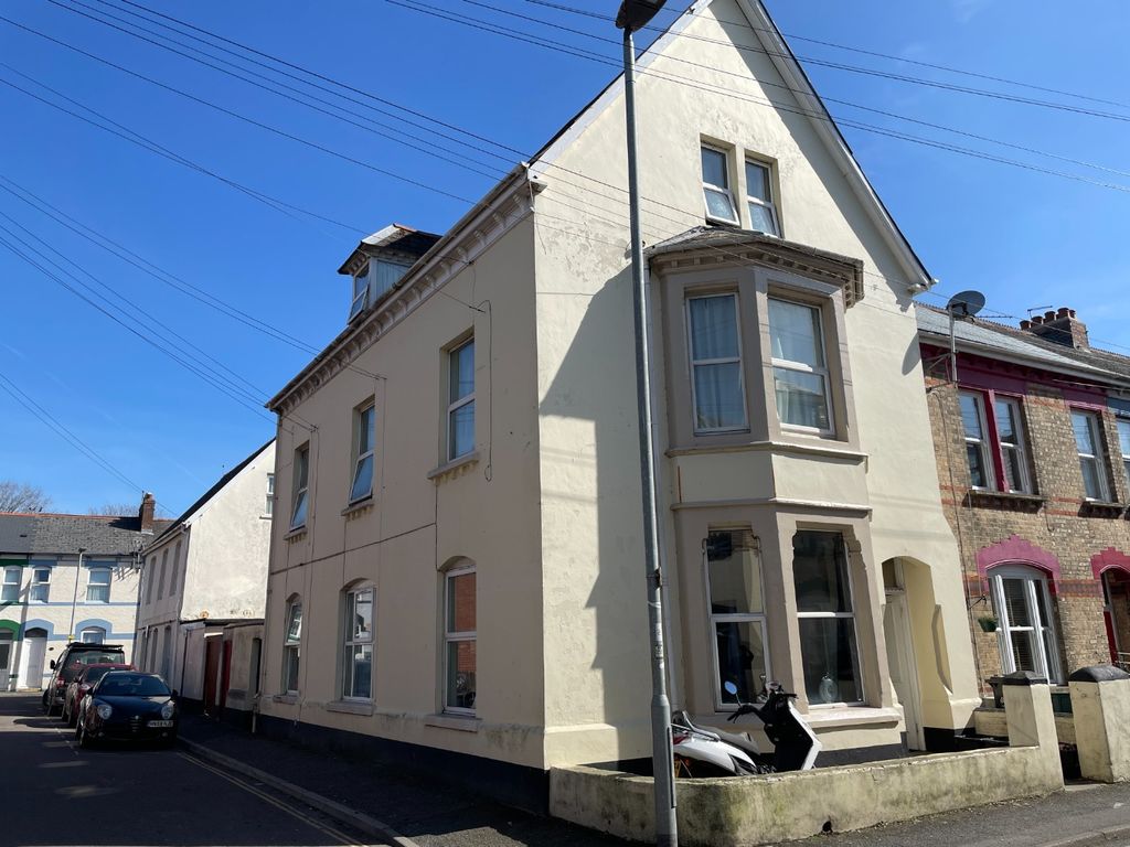 Property photo 1 of 6