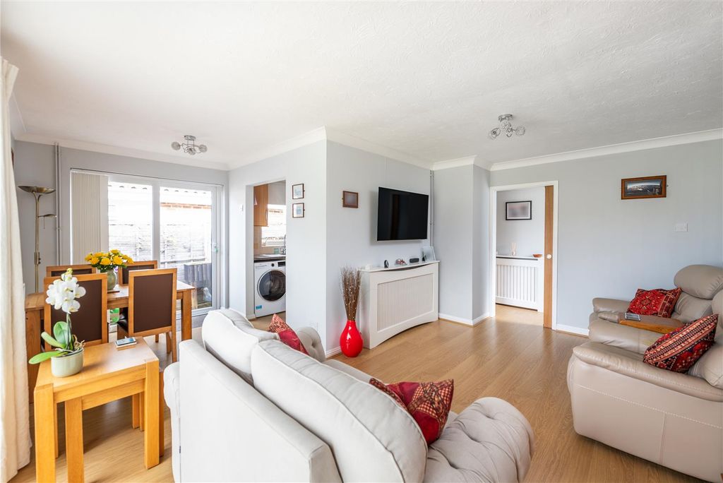 Property photo 2 of 12 12 Charlotte Grove Internals More-3.Jpg