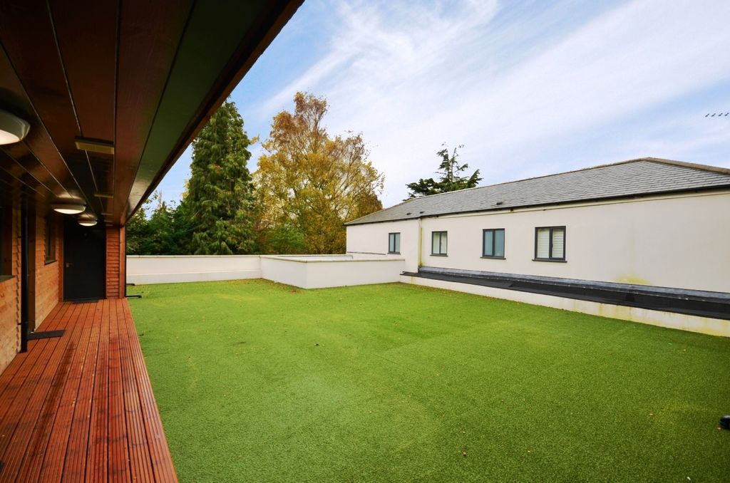 Property photo 3 of 6 Astro