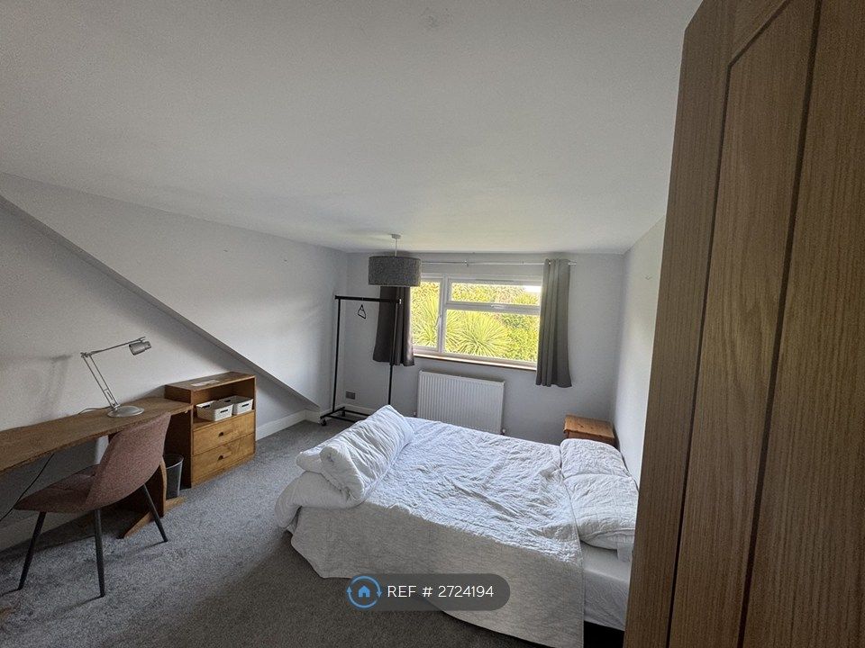 Property photo 3 of 13 Large Double