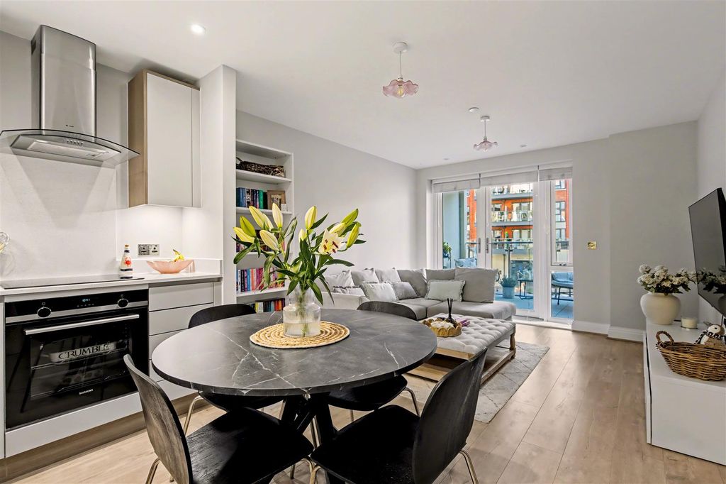 Property photo 3 of 13 Open Plan