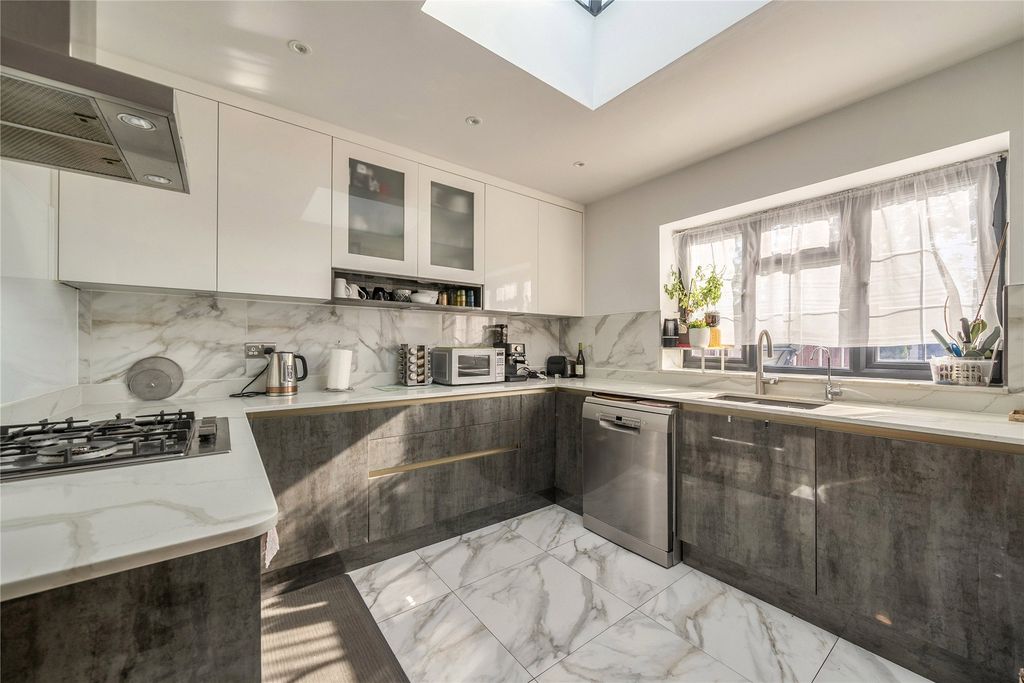 Property photo 2 of 17 Picture No. 07