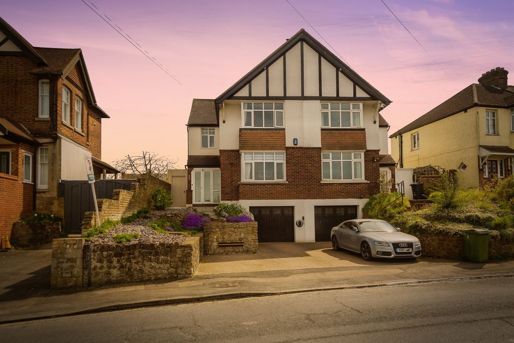 Property photo 1 of 20