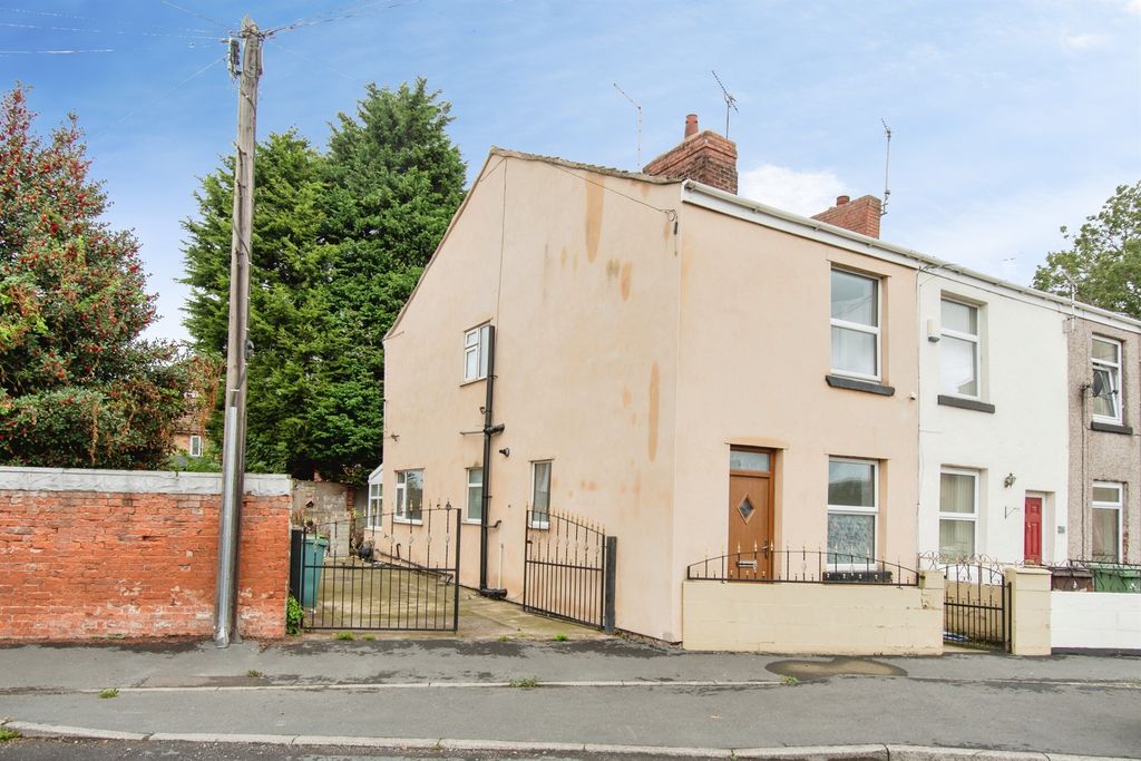 Property photo 1 of 12