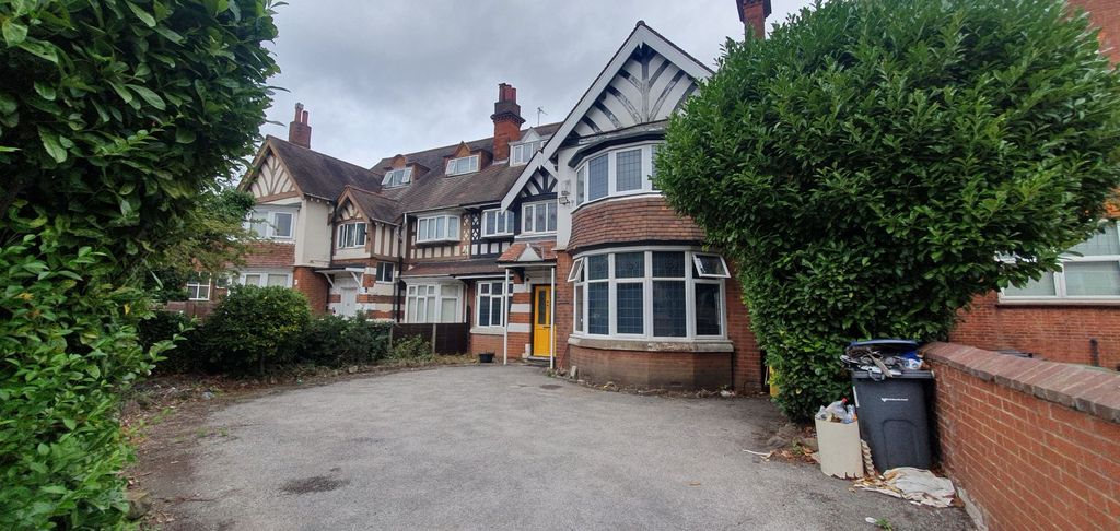 Property photo 2 of 47