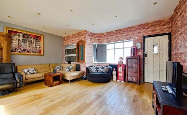 Property photo 3 of 12