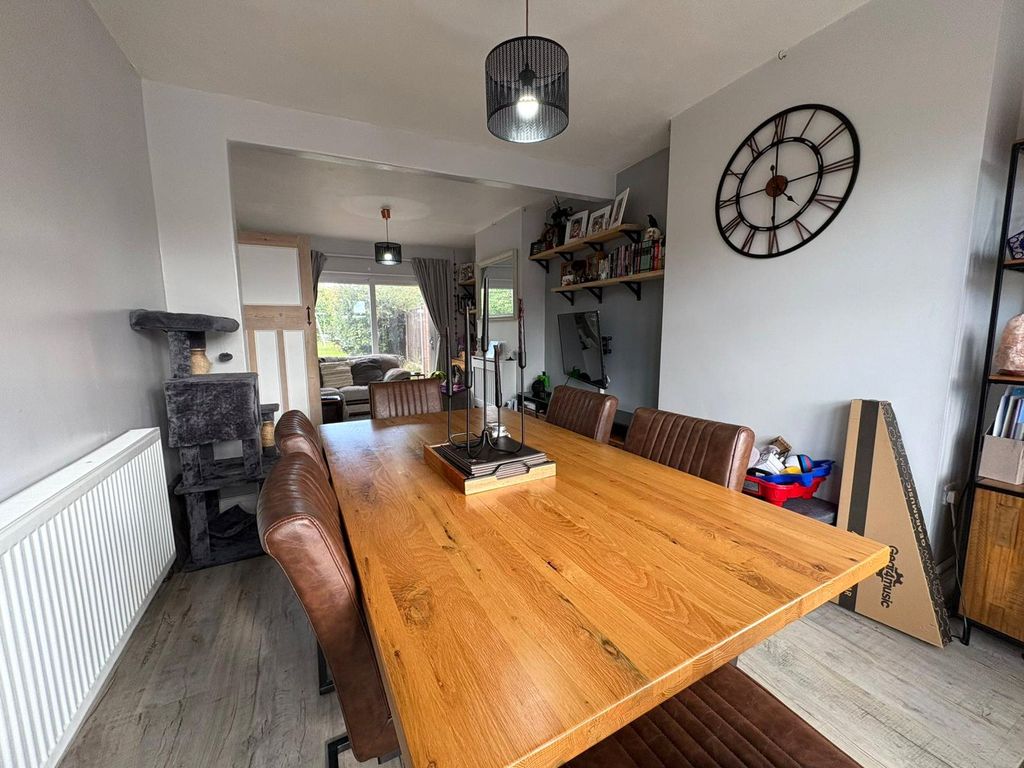 Property photo 3 of 15 Dining