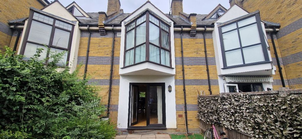 Property photo 1 of 24