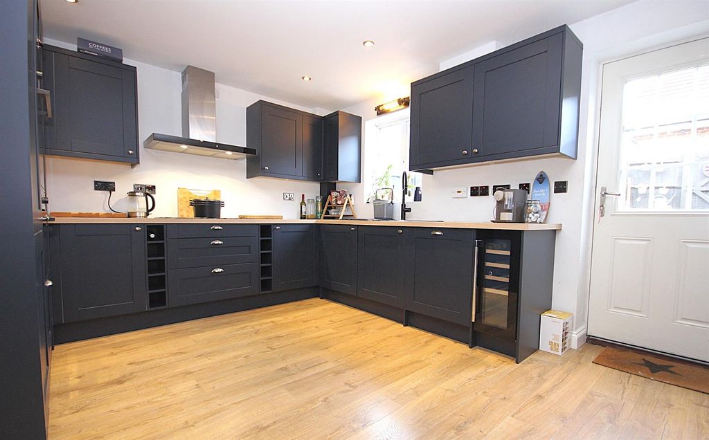 Property photo 2 of 11 Img_8477.Jpg