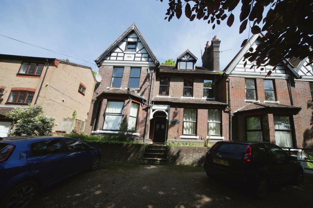 Property photo 1 of 9