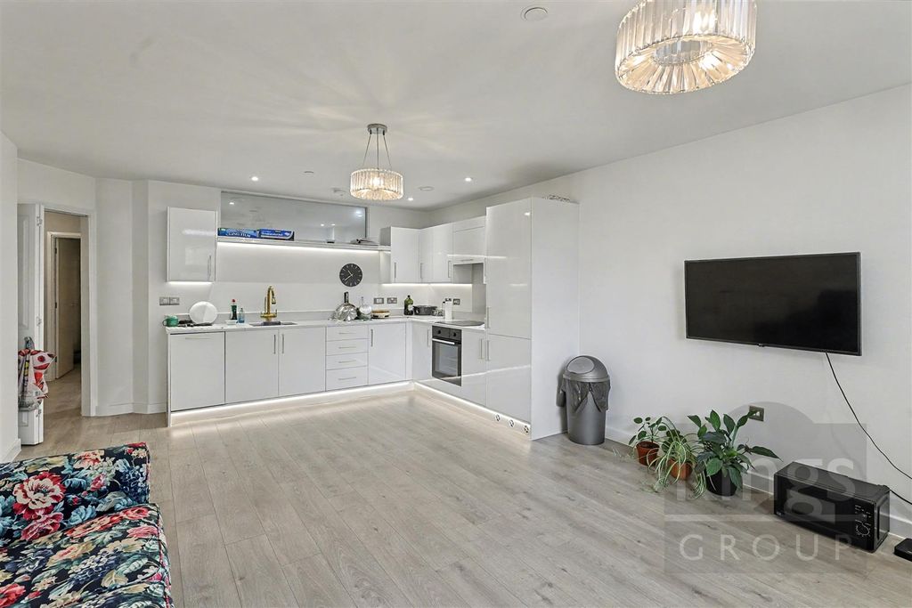 Property photo 3 of 20