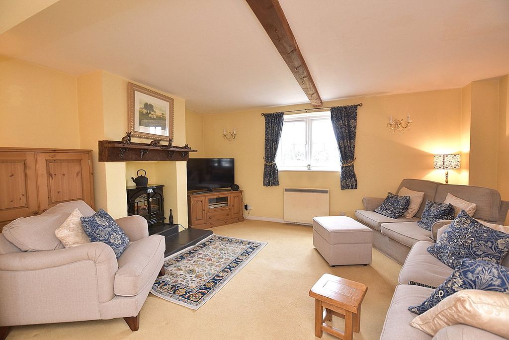 Property photo 2 of 24 Picture No. 11