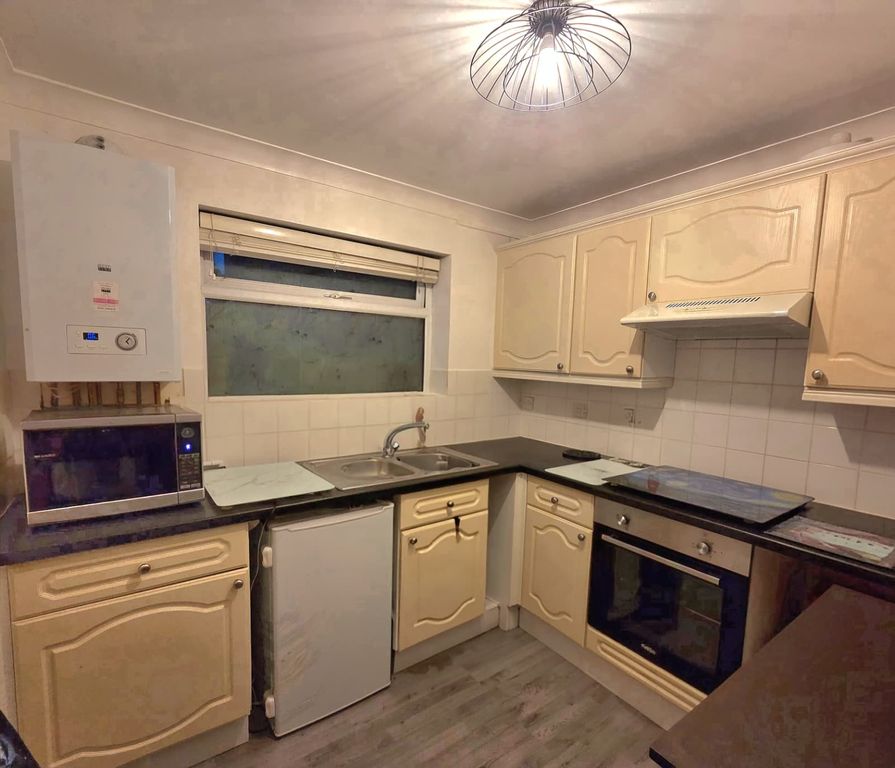 Property photo 2 of 5 Photo-2025-11-14-19-06-05