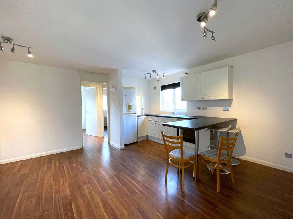 Property photo 3 of 4