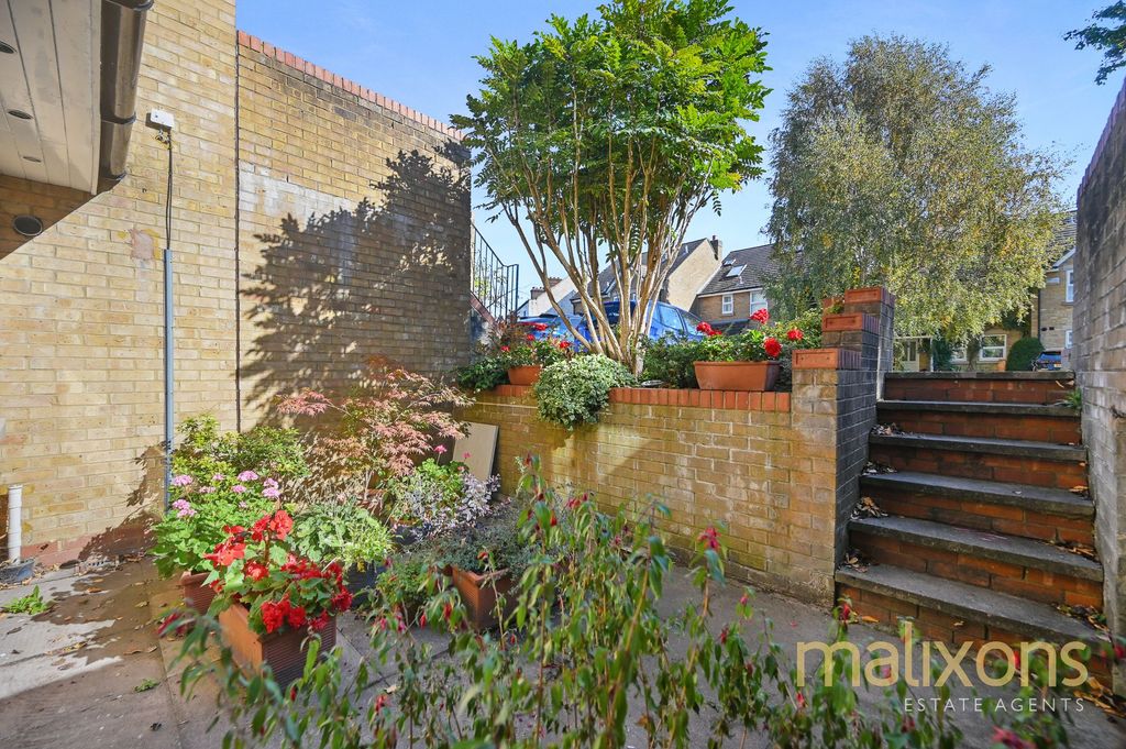 Property photo 3 of 9