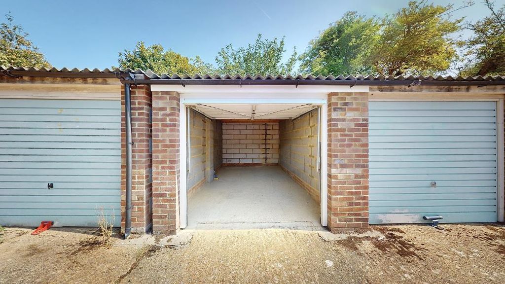 Property photo 3 of 4