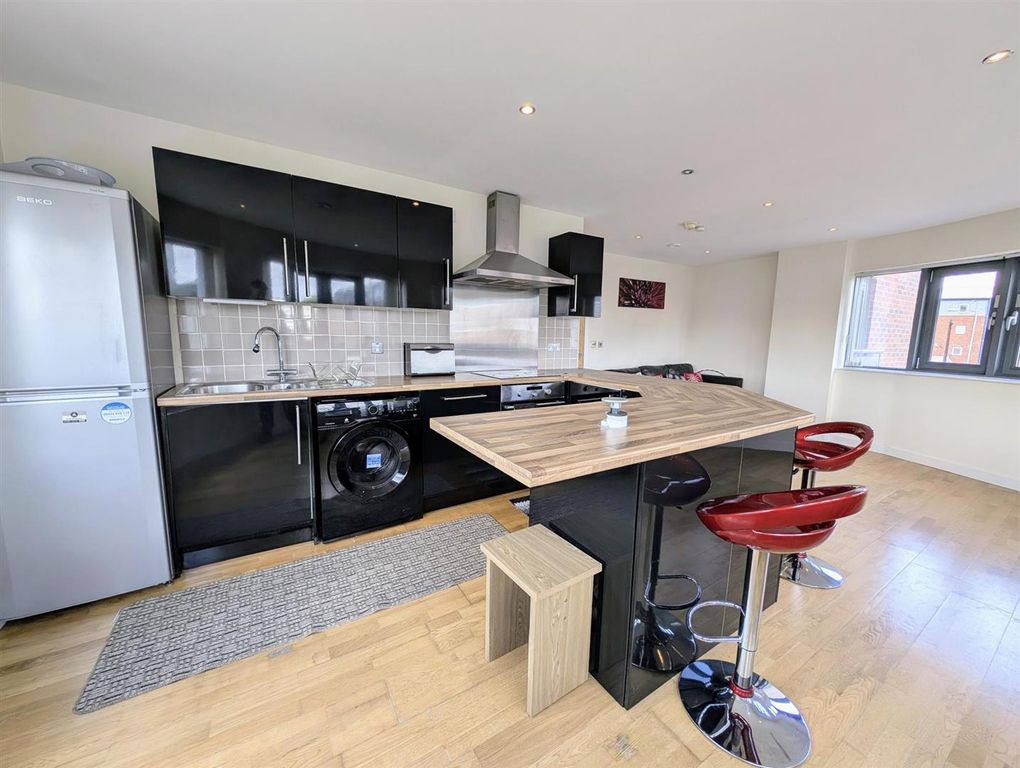 Property photo 2 of 12