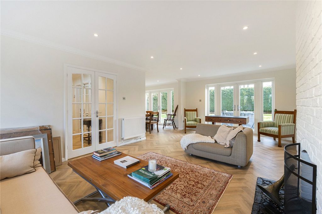 Property photo 3 of 16 Sitting Room/ Dining