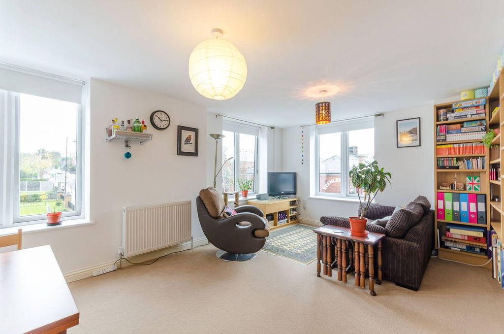 Property photo 2 of 9