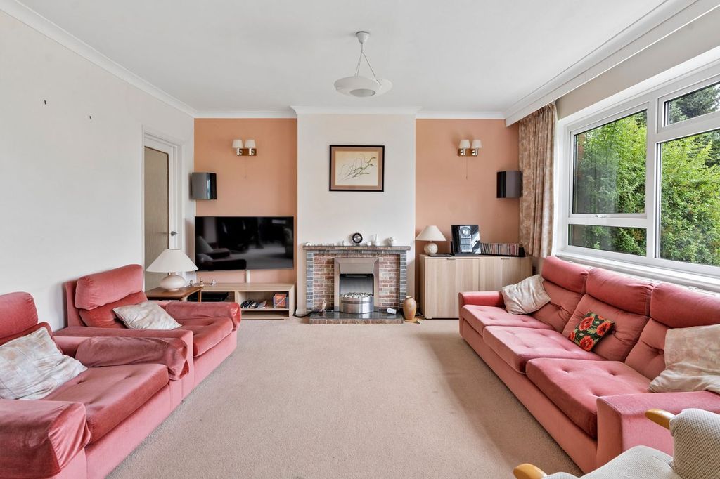 Property photo 3 of 18